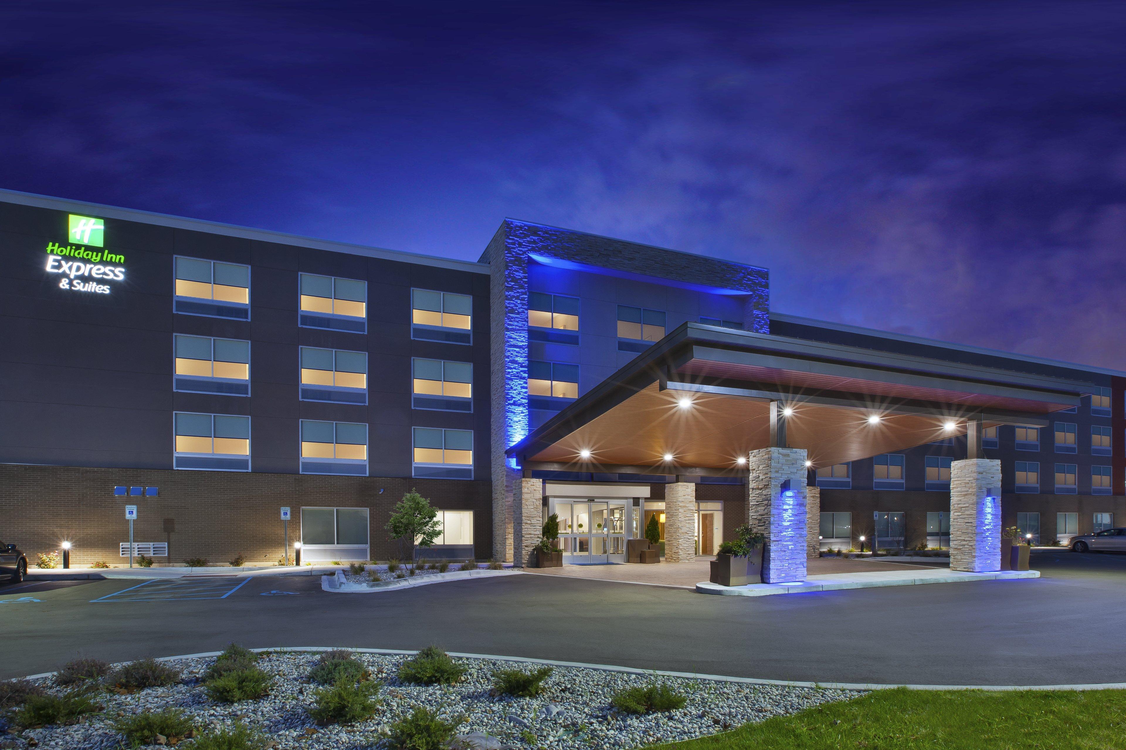 Holiday Inn Express & Suites Grand Rapids Airport North By Ihg Cascade Екстериор снимка